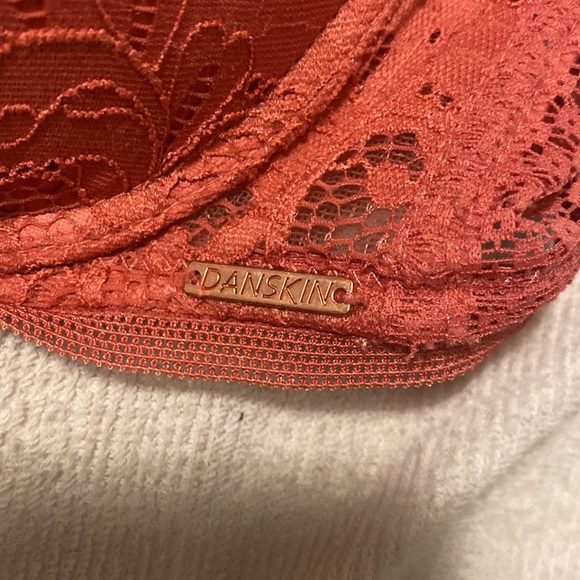 Women’s Danskin dark peach colors bra 34C - Picture 2 of 5